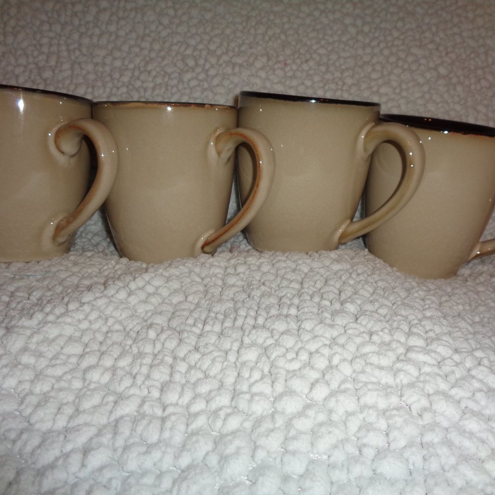 Pfaltzgraff Briar Coffee Cups / Mugs Set of 4
